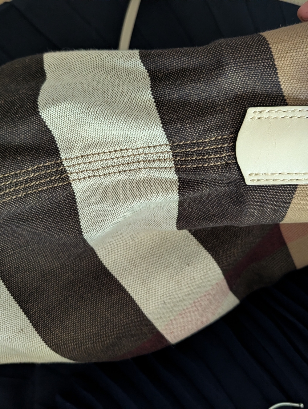 EUC Burberry Ashby Bucket Bag In House Check Canvas and Off-White Calfskin. - Picture 13 of 16